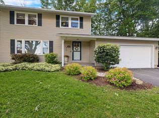 7346 Barnyard Cir, Liverpool, NY 13088