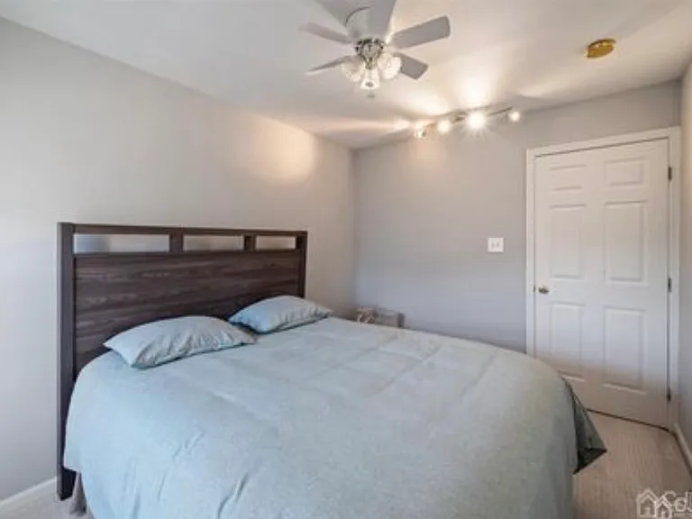 1211 Blossom Cir — Photo 22