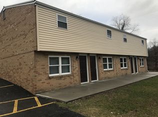44 McConnell Rd #40, Cecil, PA 15321