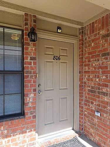 806 Redwood Ln Photo 1