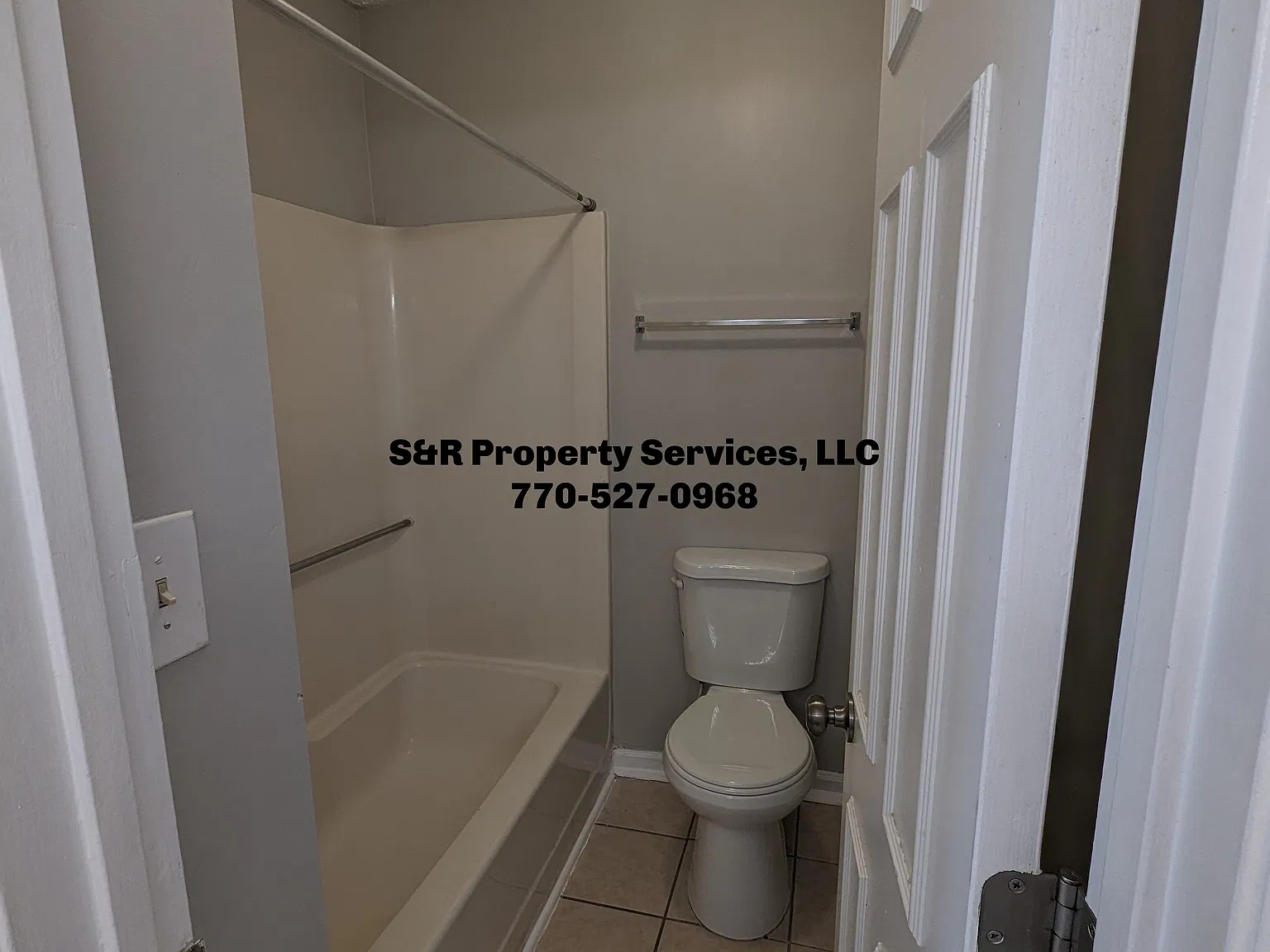 All Utilities Included! Bright 2/1 End-Unit Townhome In Acworth Station - $1575/Mo — Photo 3