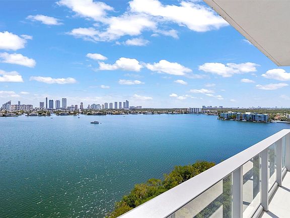 2nd image of 17111 Biscayne Blvd Unit 1110
