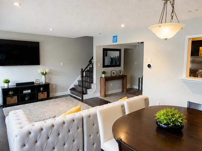 8840 Sheppard Ave E — Photo 3