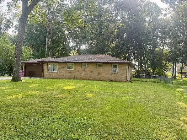 68825 6th St, Edwardsburg, MI 49112