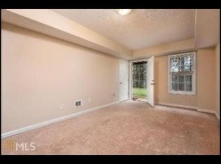 1075 Whispering Woods Dr, Canton, GA 30114