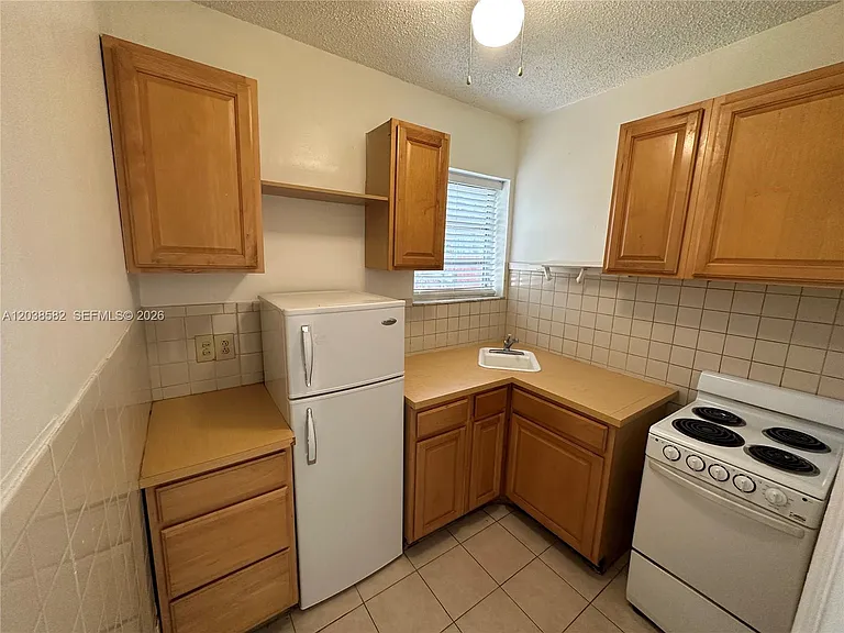 2443 Cleveland St #1 — Photo 3