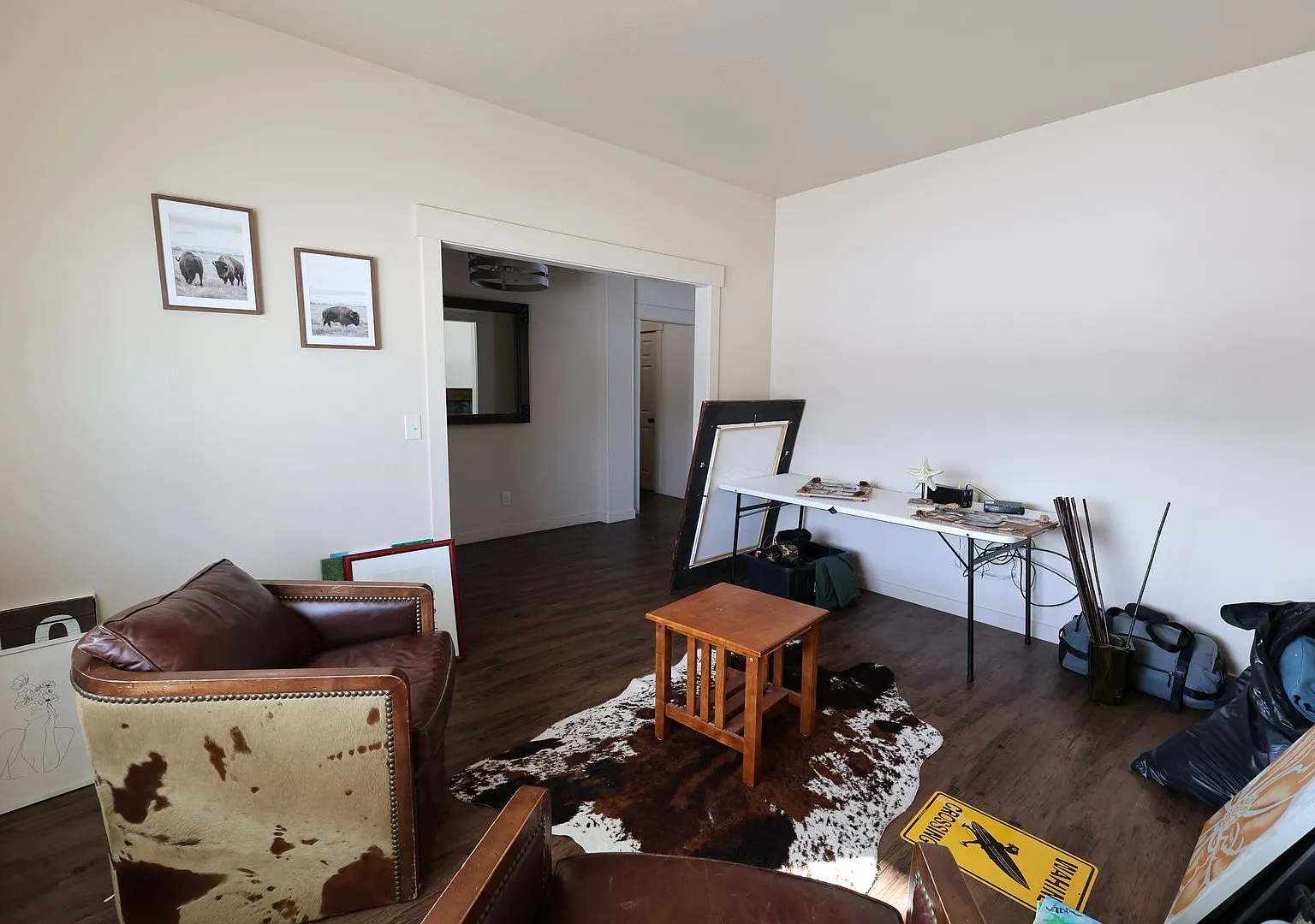 4-bedroom House with Large Yard — Photo 4