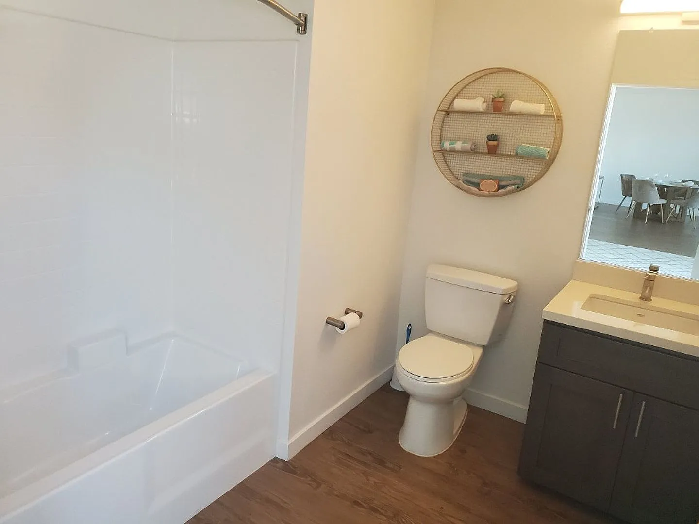 1836 Columbia Street — Photo 3