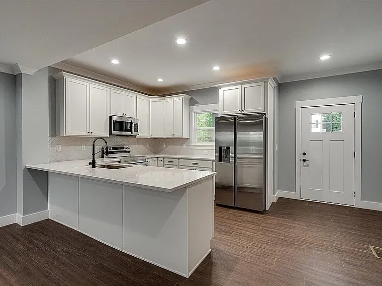 1320 Unity Dr NE — Photo 3