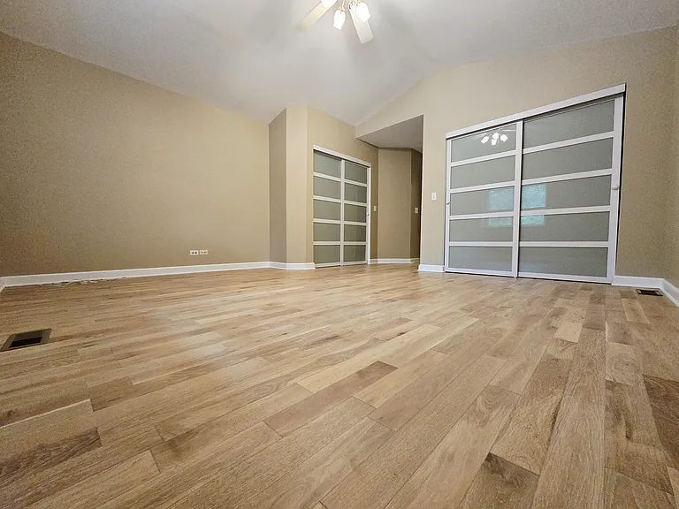 126 Hampton Ave — Photo 19