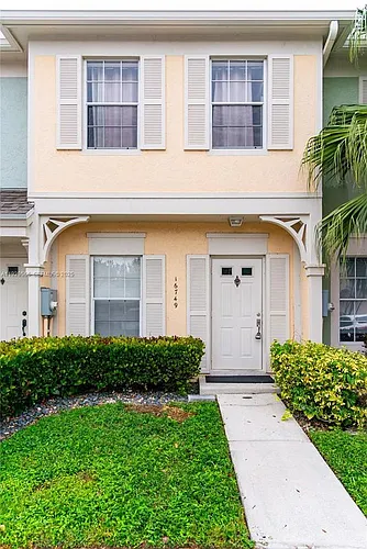 16749 Hemingway Dr #TOWNHOUSE Photo 1