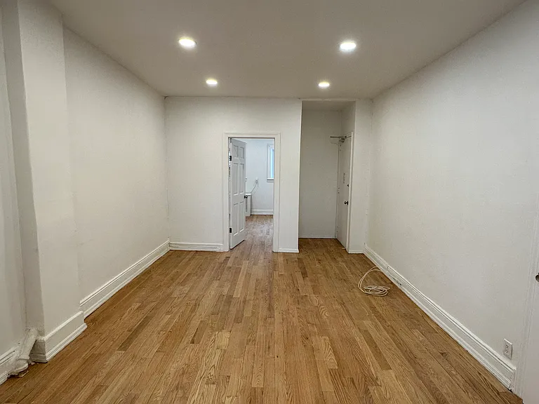 182-30 Hillside Ave #2A — Photo 2