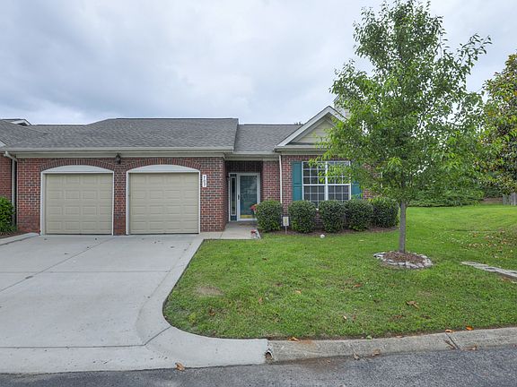 3rd image of 707 Heath Pl