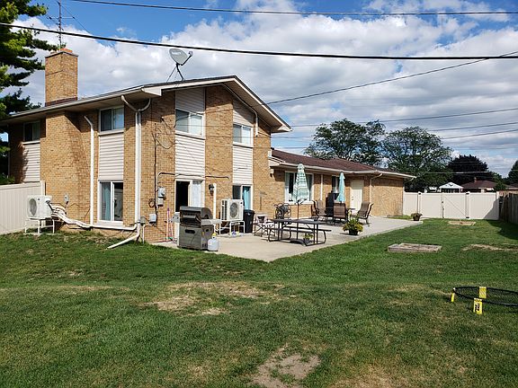 3rd image of 671 Pagel Ave
