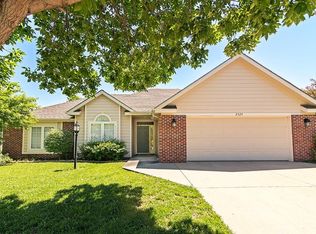 2524 Prairie Elm Dr, Lawrence, KS 66047
