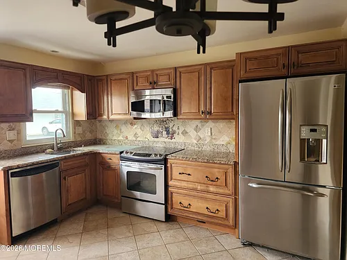 341B Canterbury Ct Photo 1