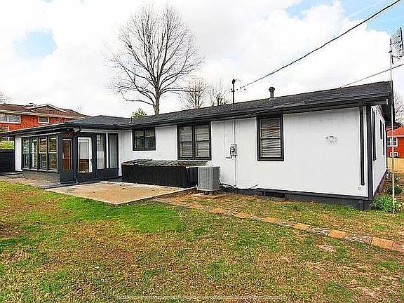 4th image of 2515 Peach Tree St