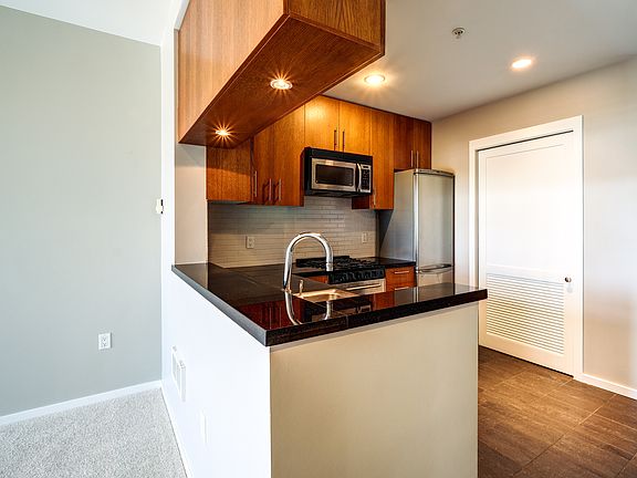 5th image of 2721 1st Ave Ph 06