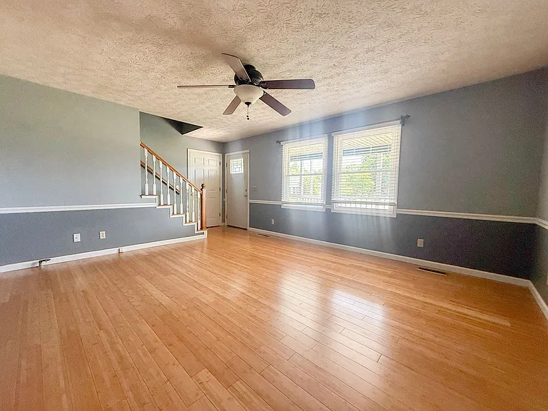 3339 Riveroaks Dr — Photo 4