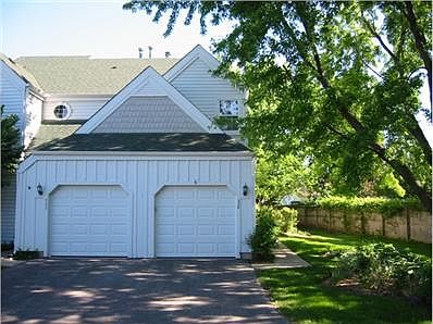 1st image of 320 Stillwater Ct #320