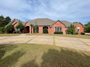 1811 E Coffee Creek Rd, Edmond, OK 73034
