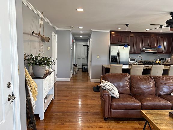 3rd image of 13 1/2 Merrimac St #1