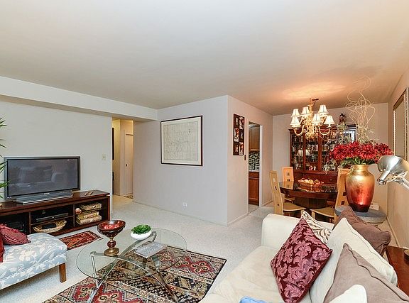 4th image of 3950 N Lake Shore Dr APT 307