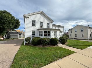 39 E Church St #1W, Sandwich, IL 60548