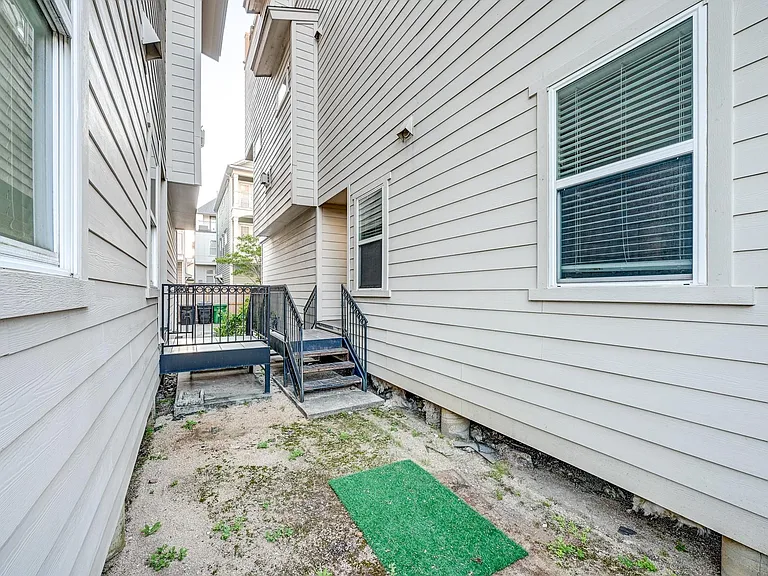 1325 W 24th St #D — Photo 39