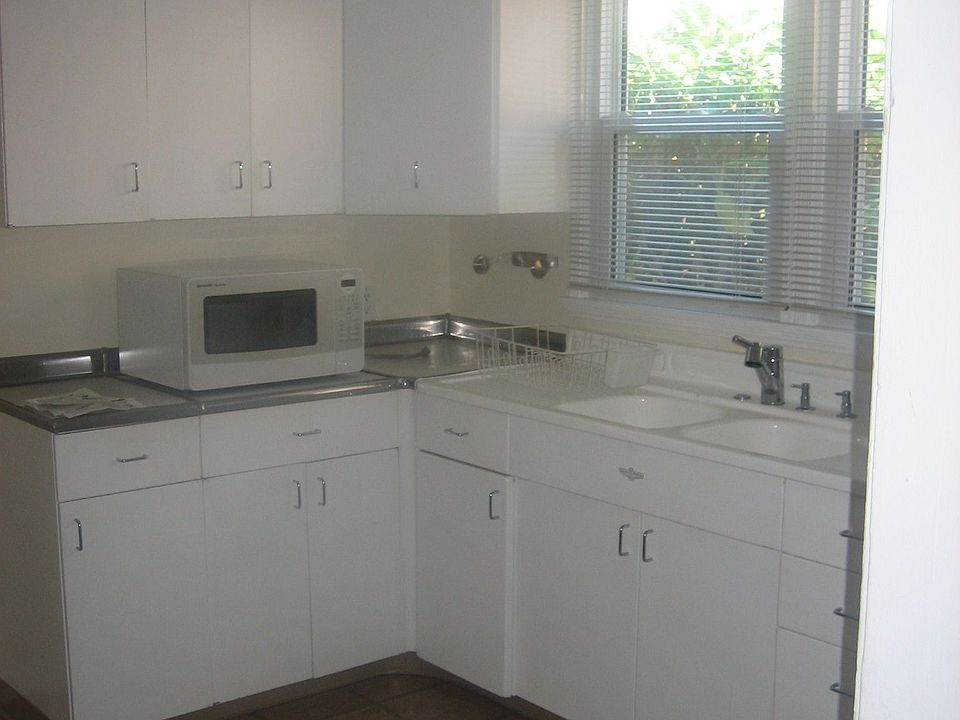 Bright Roomy Kitchen