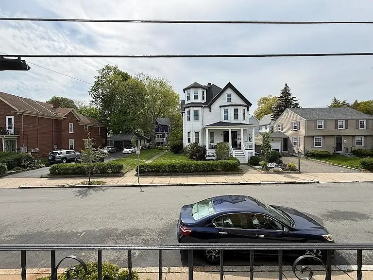 87 Cedar St #6 — Photo 8