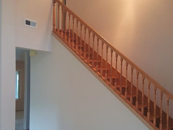 4th image of 1101 200th Street Ct E