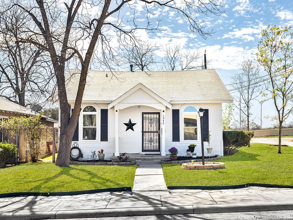 1st image of 1242 Sacramento St