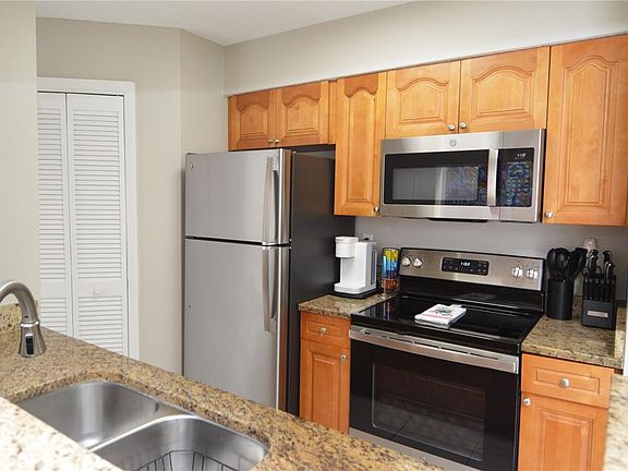 5th image of 8752 Mallard Reserve Dr Unit 203