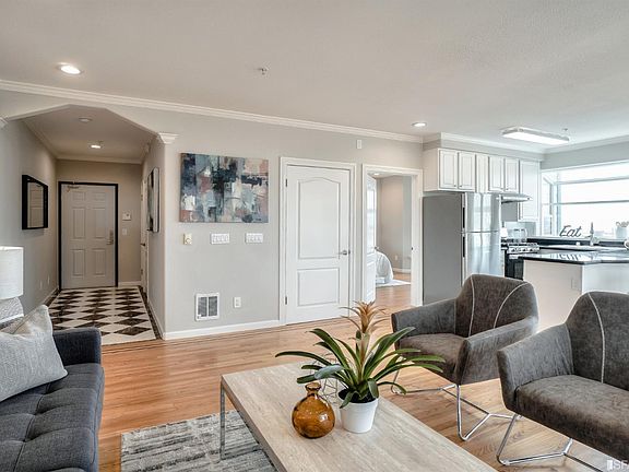 3rd image of 699 36th Ave APT 403