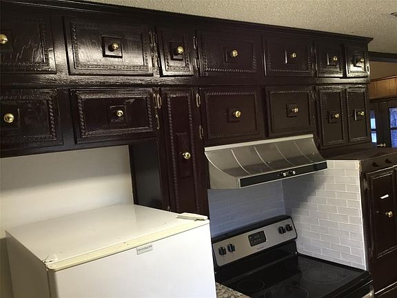 3rd image of 1525 Linwood Ln