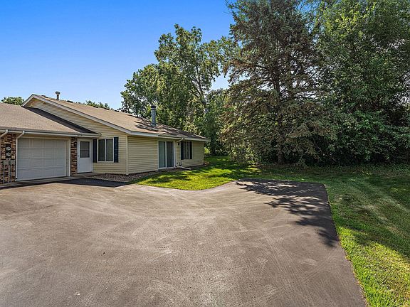 3rd image of 3854 Heather Dr