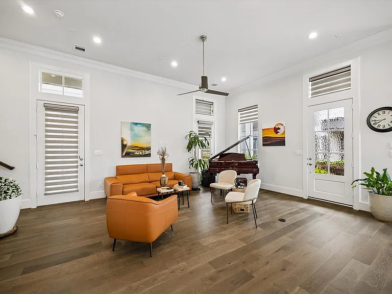 8741 Park Kolbe Ln — Photo 3
