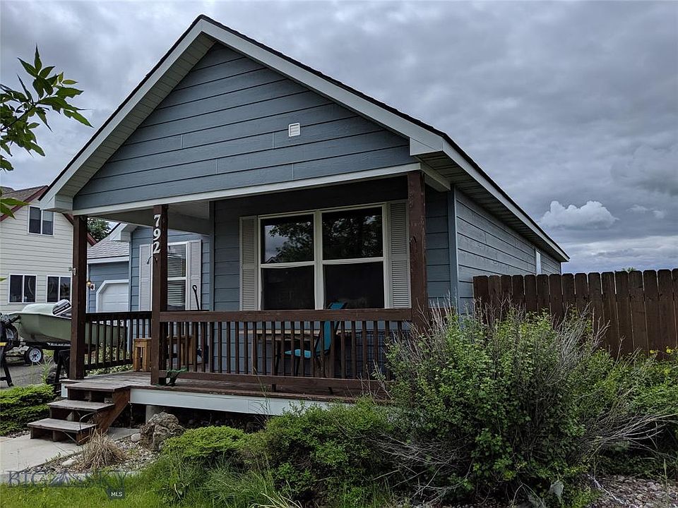 2nd image of 792 N River Rock Dr
