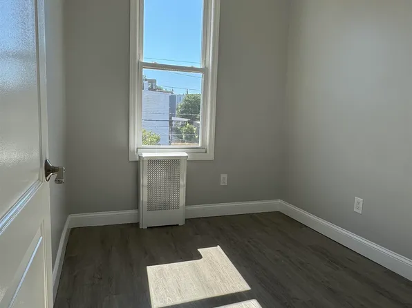 1515 Kerrigan Avenue image 10 of 14