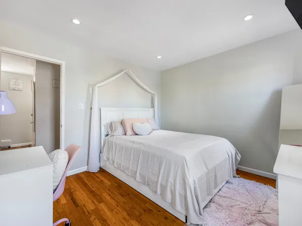 14-23 31st Avenue image 7 of 12