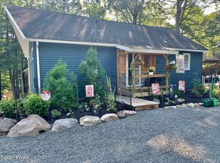 205 Wallenpaupack Dr, Greentown, PA 18426