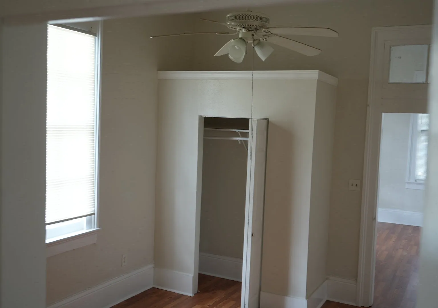 2624 Jackson Ave — Photo 3