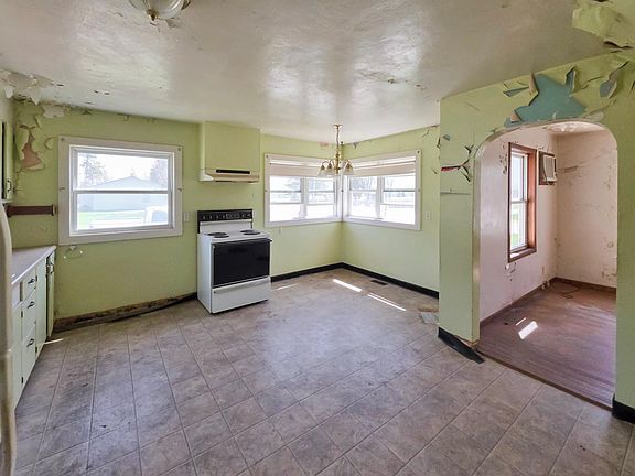 3rd image of 350 River Ave