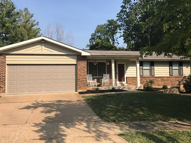 770 Dennis Dr photo 1