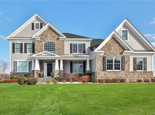 11 Patrick Ln, Valhalla, NY 10595