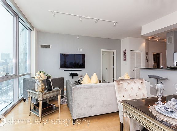 5th image of 1201 S Prairie Ave APT 2506