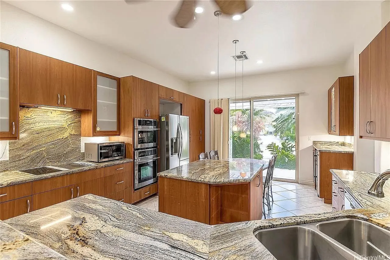 1020 Koko Kai Pl — Photo 2