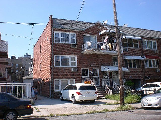 1st image of 164 Bay 32 St