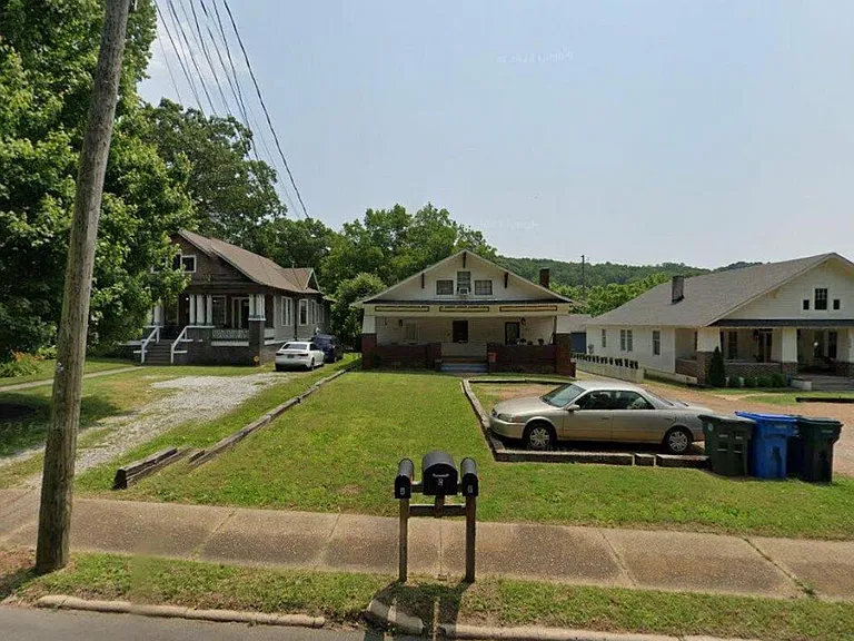 4618 Saint Elmo Ave #A — Photo 2